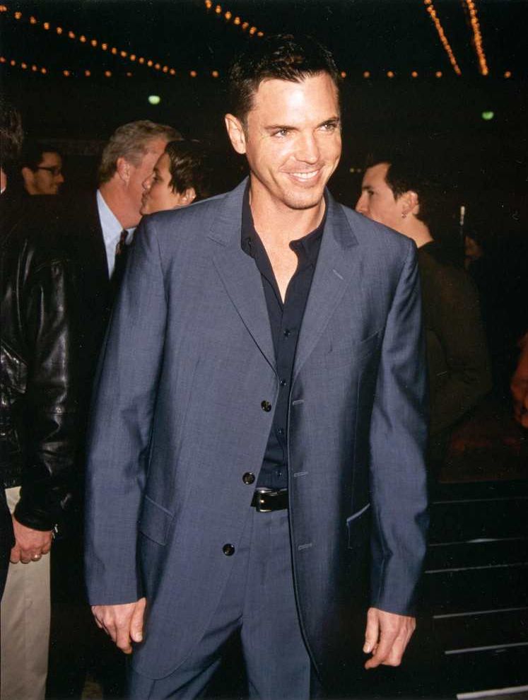 Nick Lea Candid 012 - Al Ortega
